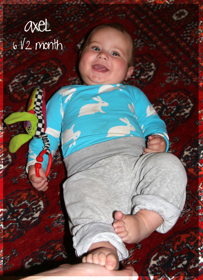 Axel relaxing! Axel relaxing!