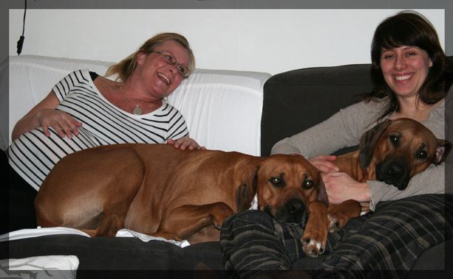 Annika, Minos, Jenny and Vimla in the sofa! Annika, Minos, Jenny and Vimla in the sofa!