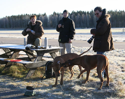 Fika, innan Minos spillde kaffe ver Alva!