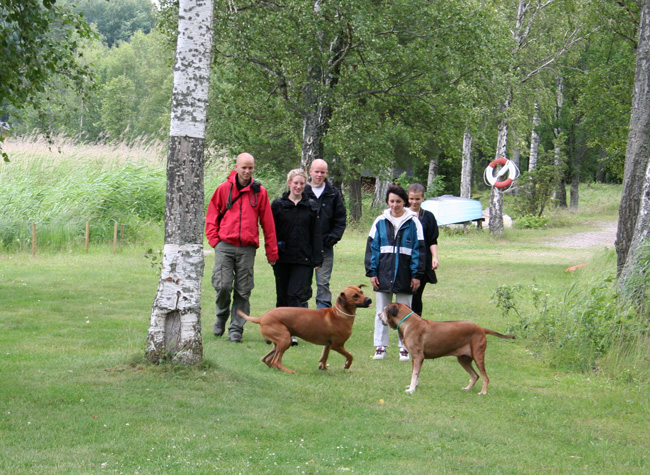 Familjen Turegrd anlnder stranden!